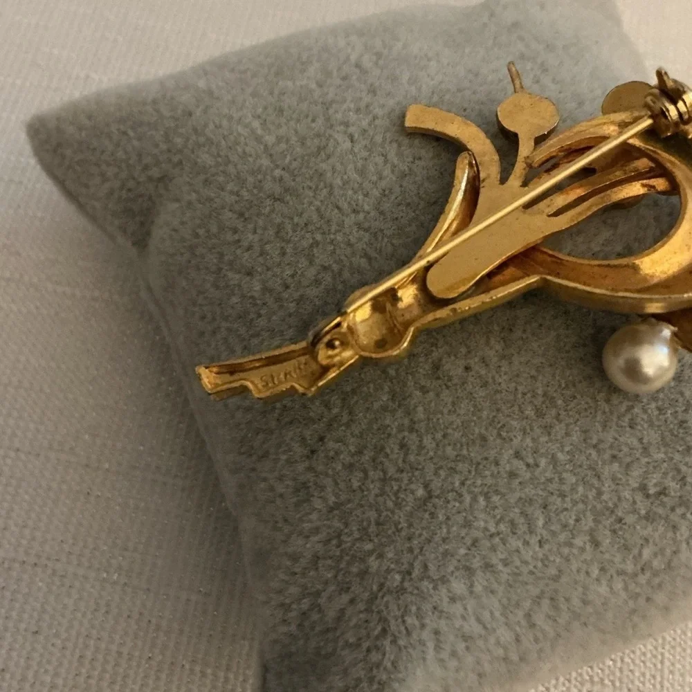 Damascene Cornucopia Floral Gold Tone Brooch